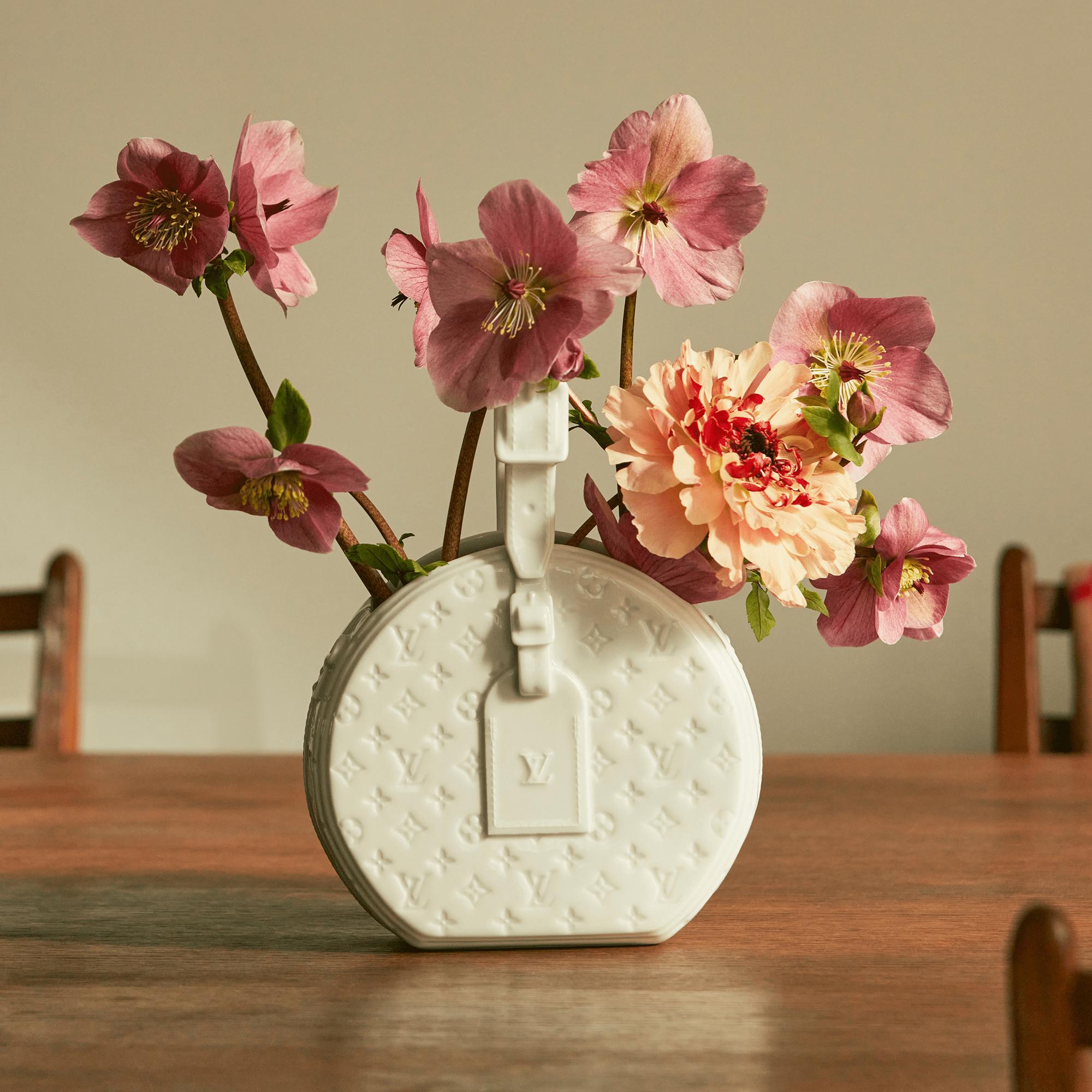Louis Vuitton モノグラム フラワーベース 花瓶 Porcelain Vase Petite Boite Chapeau Monogram - Highlights | Louis